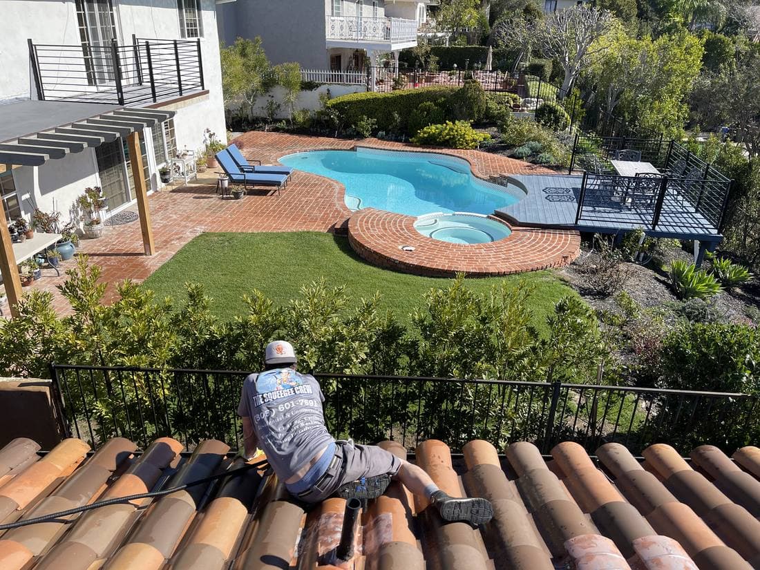 Roof Cleaning in Ventura County, CA